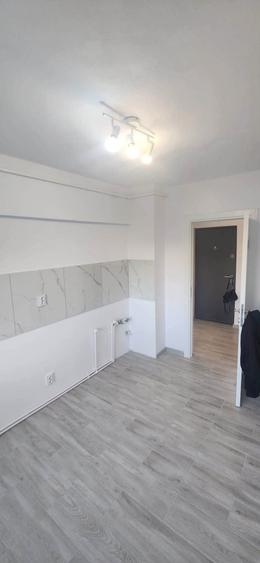 Apartament cu 3 camere decomandat în Lujerului