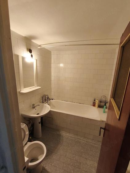 Apartament cu 2 camere decomandat în Titan