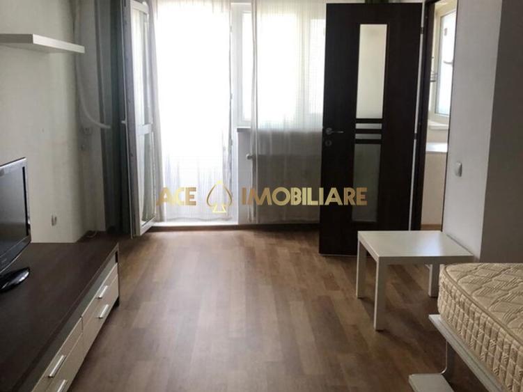 Garsonieră decomandată, mobilată în Dristor