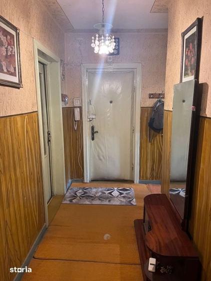 Apartament cu 3 camere decomandat în 1 Mai