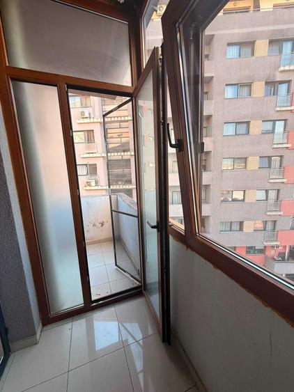 Apartament cu 2 camere semidecomandat în Independenței