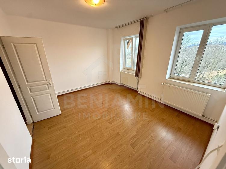 Apartament cu 2 camere decomandat în Hărmanului