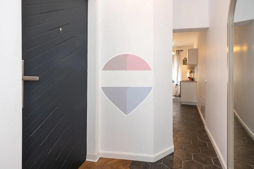 Apartament cu 2 camere semidecomandat în Brașovul Vechi
