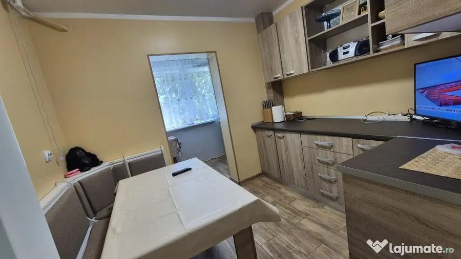 Apartament cu 2 camere decomandat în Vest