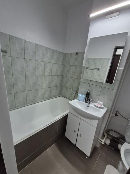 Garsonieră decomandată în Central