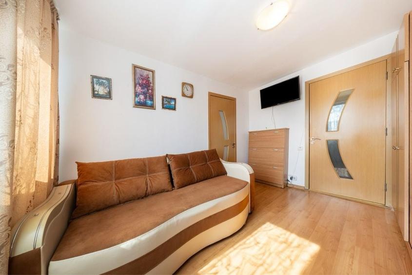Apartament cu 2 camere nedecomandat în Tractorul