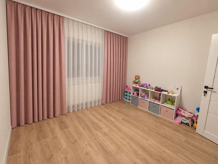 Apartament cu 4 camere decomandat în Alexandru cel Bun