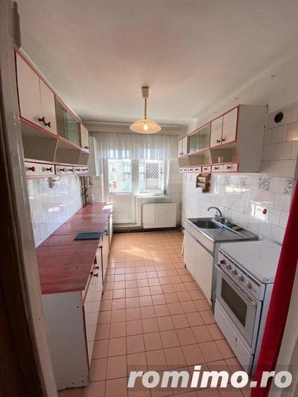 Apartament cu 4 camere decomandat în Central