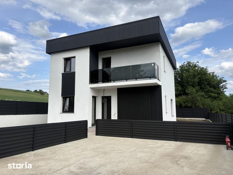 Casă cu 5 camere cu Teren 470 Mp în Vânători