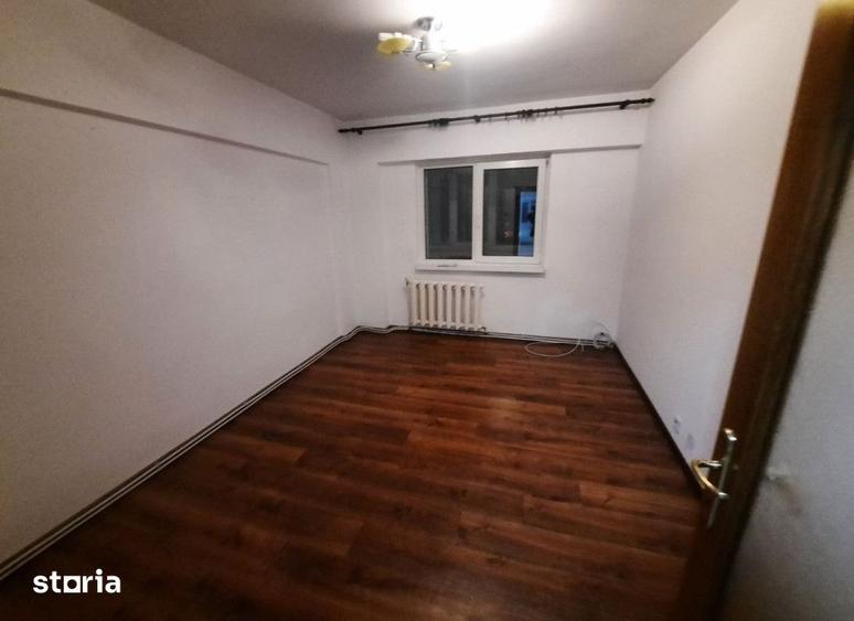 Apartament cu 4 camere în Mărăței