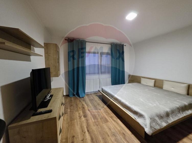 Apartament cu 3 camere decomandat, mobilat în Grădiște