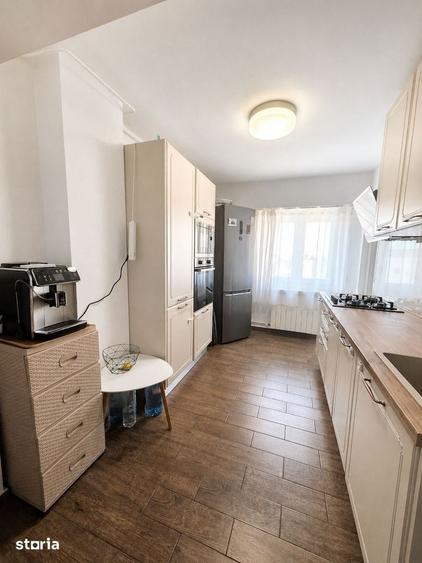 Apartament cu 3 camere decomandat, mobilat în Nerva Traian