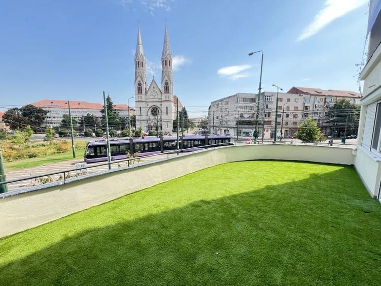 Apartament cu 3 camere decomandat, mobilat în Bălcescu
