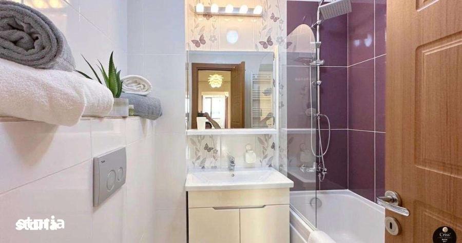 Apartament cu 3 camere decomandat în Cazino