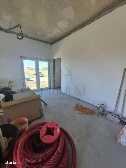 Casă cu 3 camere în Central