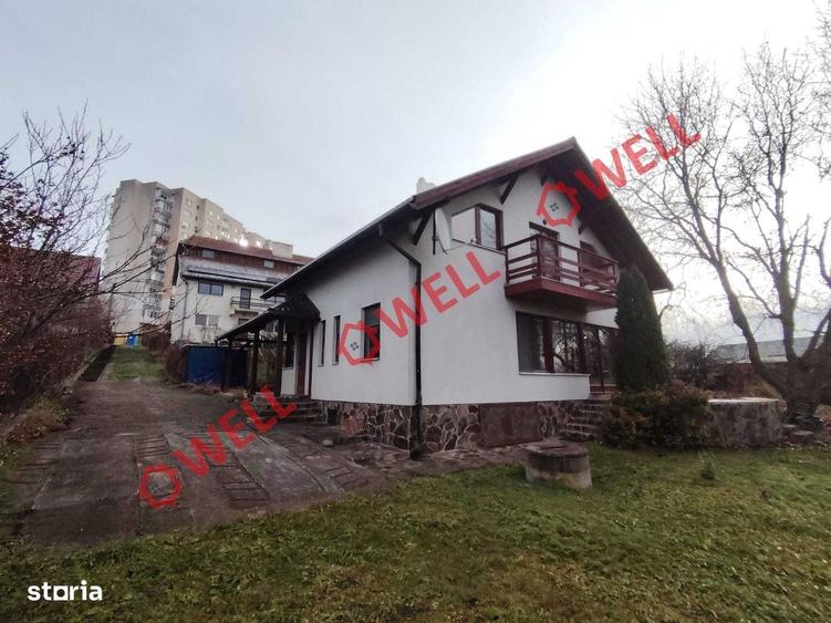 Casă cu 4 camere în Central