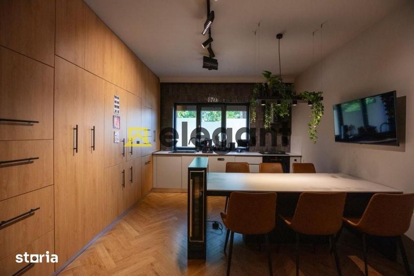 Apartament cu 4 camere decomandat în Siloz