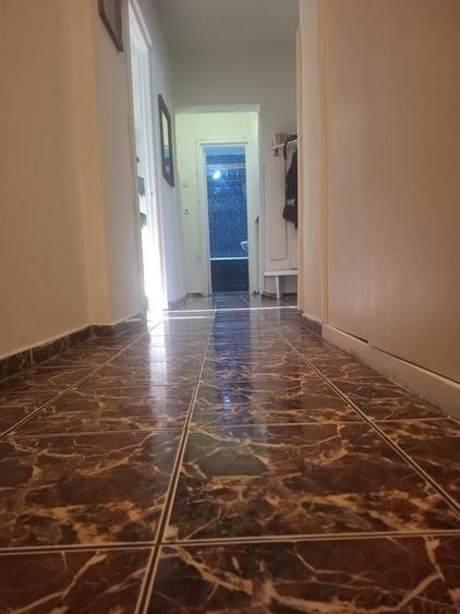 Apartament cu 4 camere decomandat, mobilat în Tineretului
