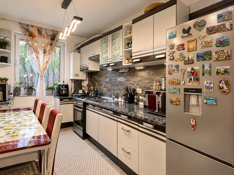 Apartament cu 2 camere semidecomandat, mobilat în Florești