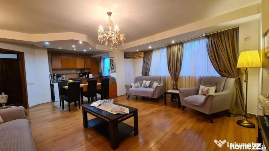 Casă cu 7 camere cu Teren 300 Mp în Mihai Bravu