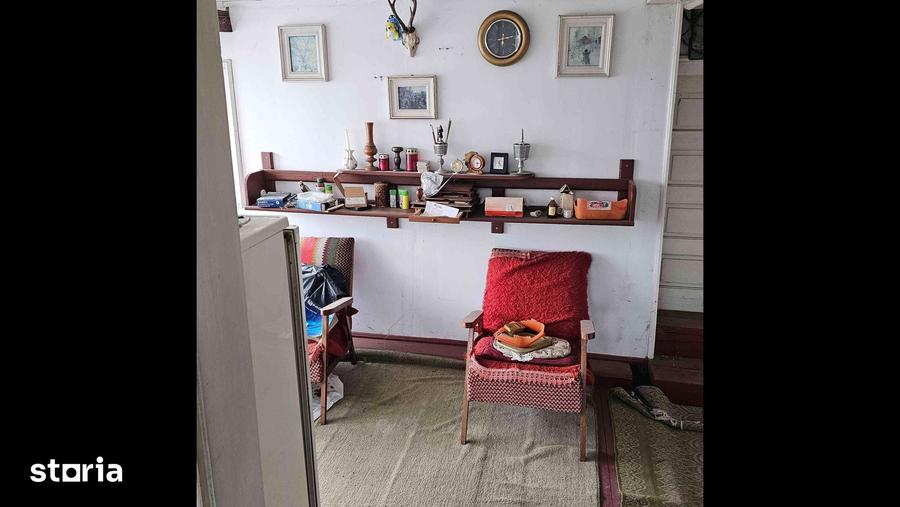 Casă cu 6 camere cu Teren 765 Mp în Central