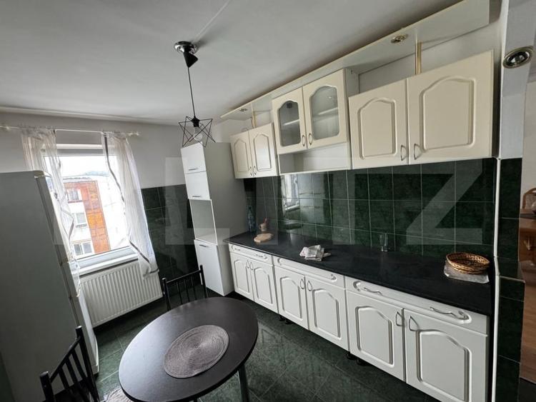Apartament cu 3 camere decomandat, mobilat în Luduș