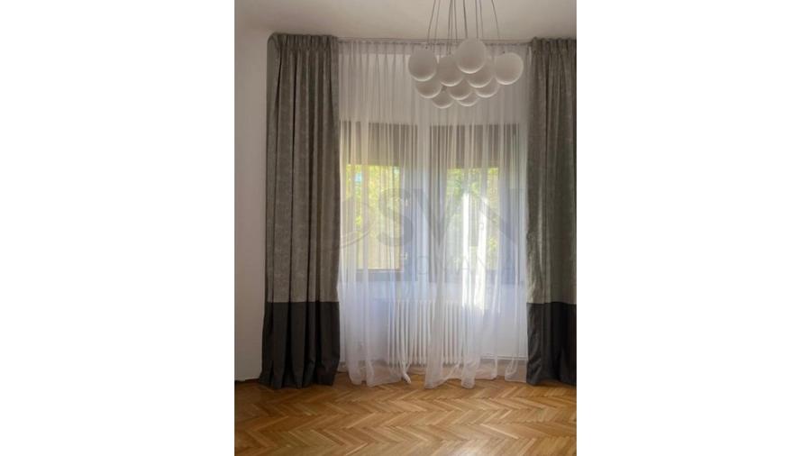 Apartament cu 4 camere decomandat în Primăverii