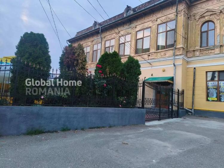 Hotel/Pensiune, de 1,626 mp, în Curtea de Argeș