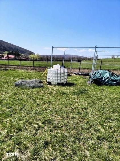 Teren de 1000 mp, în Vâlcele