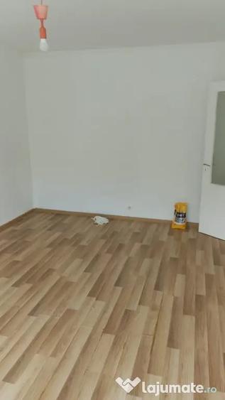 Apartament cu 2 camere decomandat în Drumul Taberei