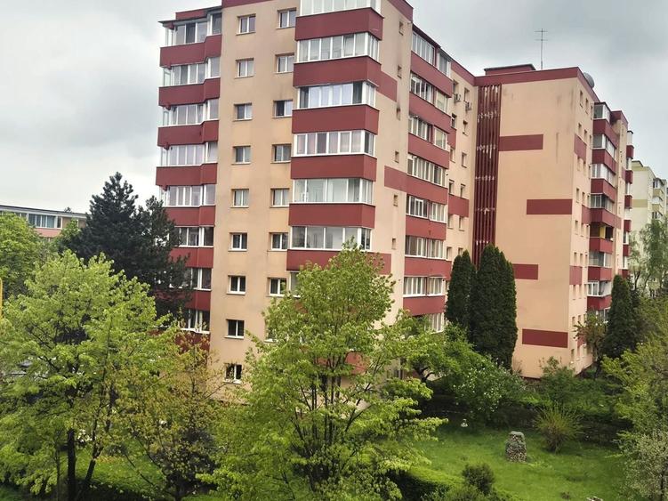 Apartament cu 2 camere decomandat, mobilat în Calea București