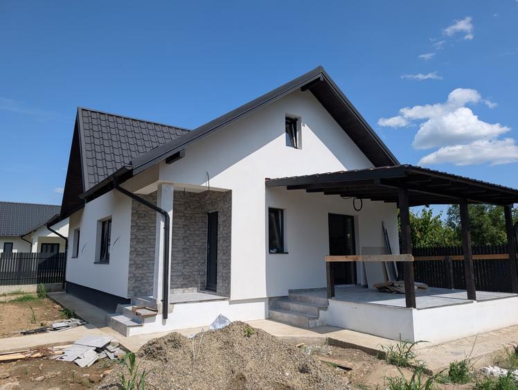 Casă individuală cu 3 camere cu Teren 400 Mp în Nord