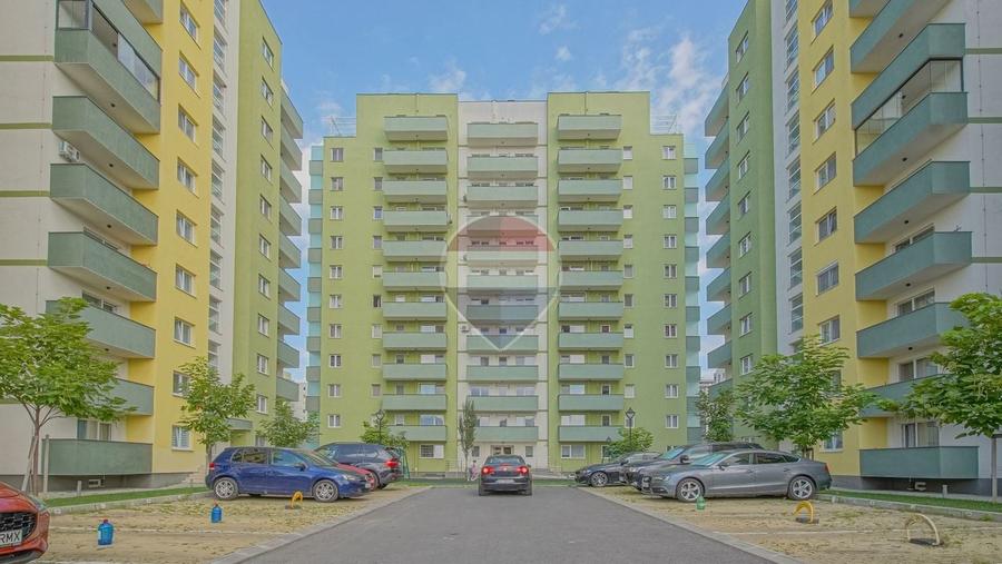 Apartament cu 2 camere semidecomandat, mobilat în Tractorul