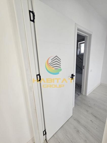 Penthouse cu 3 camere decomandat în Splaiul Unirii