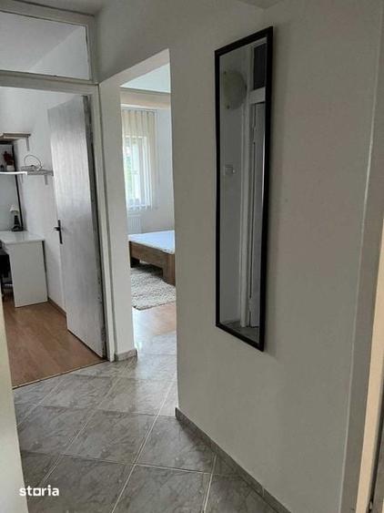 Apartament cu 3 camere decomandat în Astra