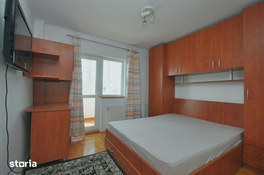 Apartament cu 3 camere decomandat în Drumul Taberei