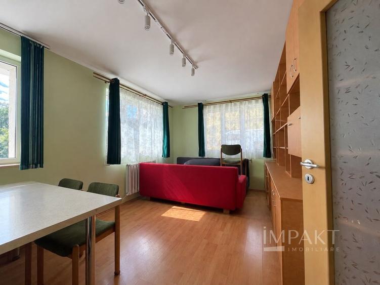 Apartament cu 2 camere semidecomandat, mobilat în Bulgaria