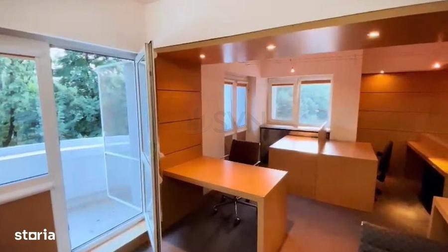 Apartament cu 4 camere, mobilat în Romană