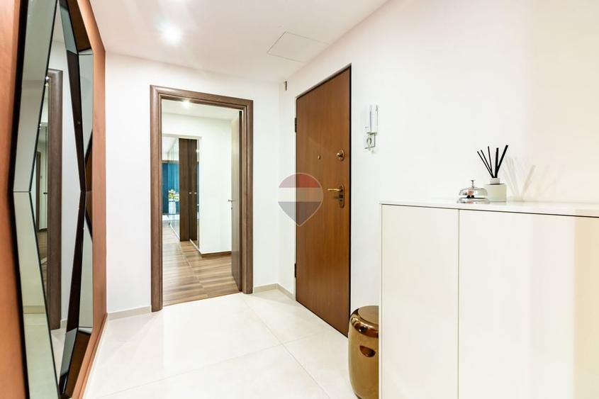 Apartament cu 4 camere decomandat, mobilat în Barbu Văcărescu