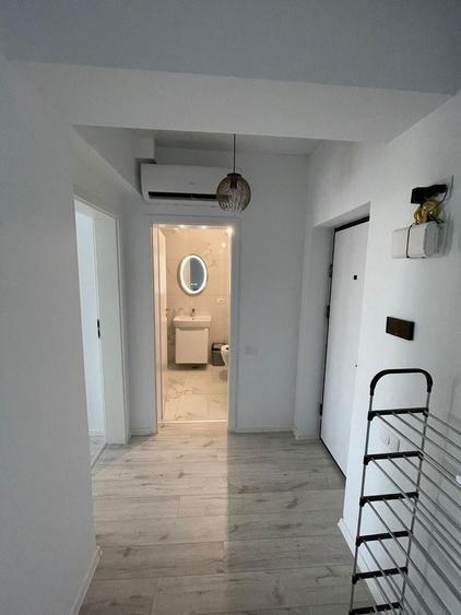 Apartament cu 2 camere semidecomandat în Roșu