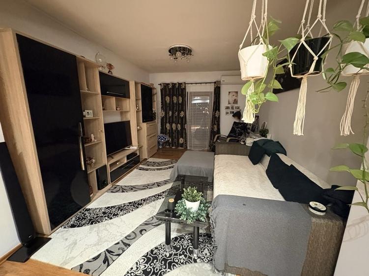 Apartament cu 3 camere decomandat în Postăvari