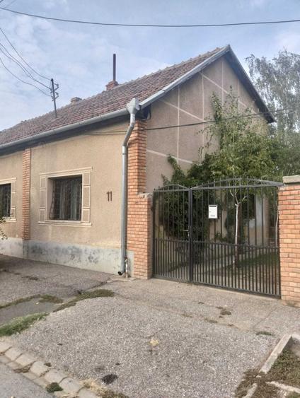 Casă cu 4 camere în Grădiște