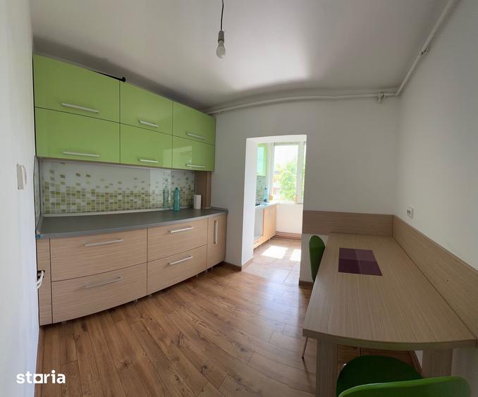 Apartament cu 3 camere în Lipovei