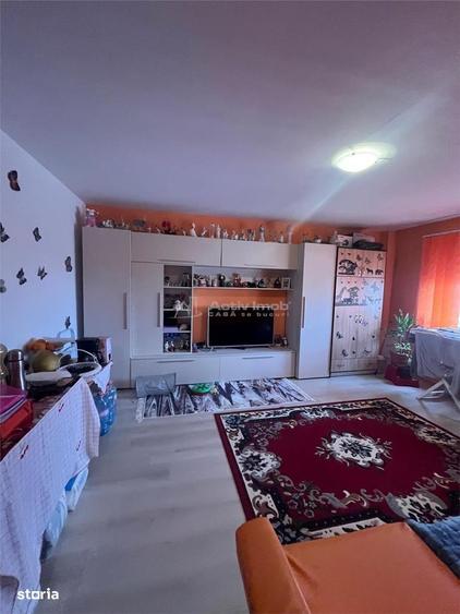 Apartament cu 3 camere în Micro 20