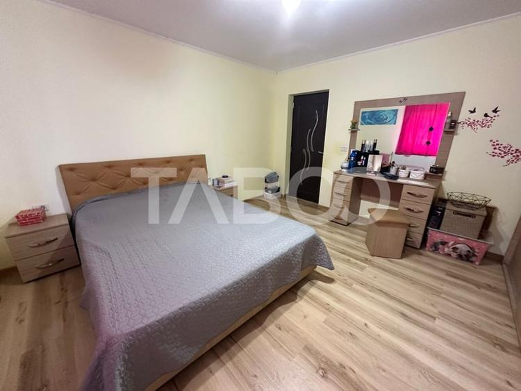 Casă individuală cu 3 camere cu Canalizare în Mărgineni