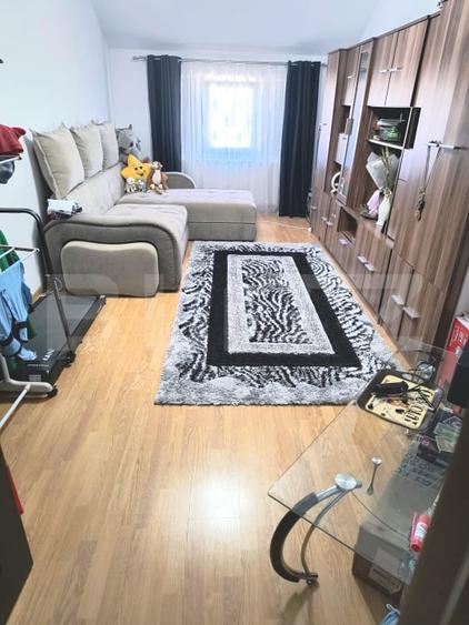 Apartament cu 3 camere decomandat, mobilat în Est