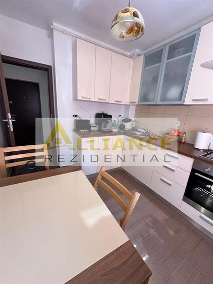 Apartament cu 2 camere decomandat, mobilat în Apărătorii Patriei