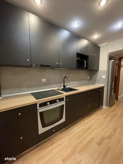 Apartament cu 3 camere decomandat în Romană