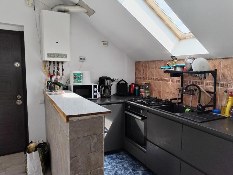 Apartament cu 2 camere semidecomandat în Florești
