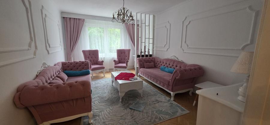 Apartament cu 3 camere decomandat în Tudor
